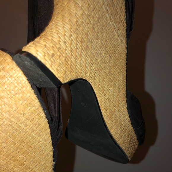 Cute strap up wedges! - Picture 3 of 3